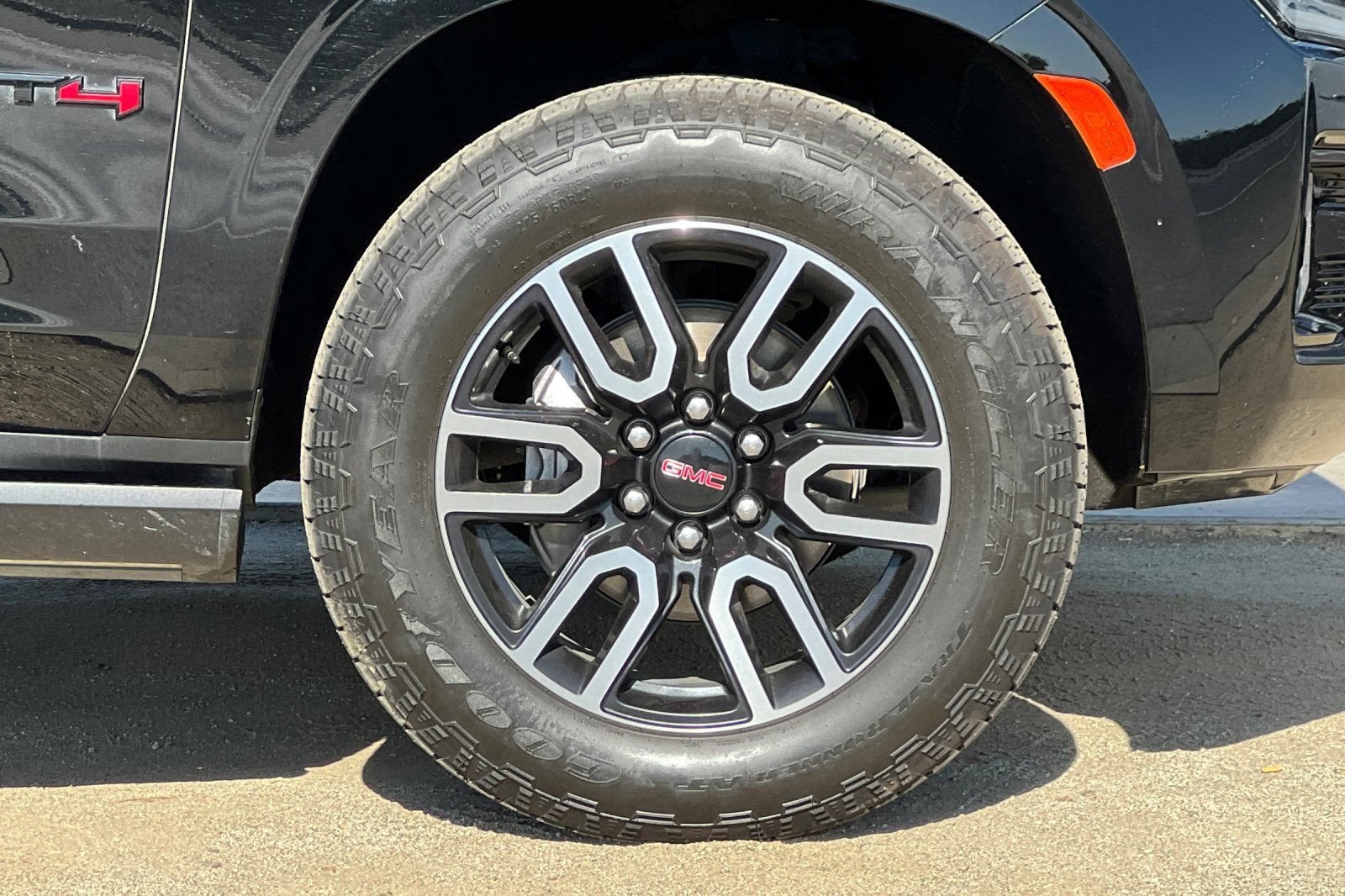 2023 GMC Yukon AT4