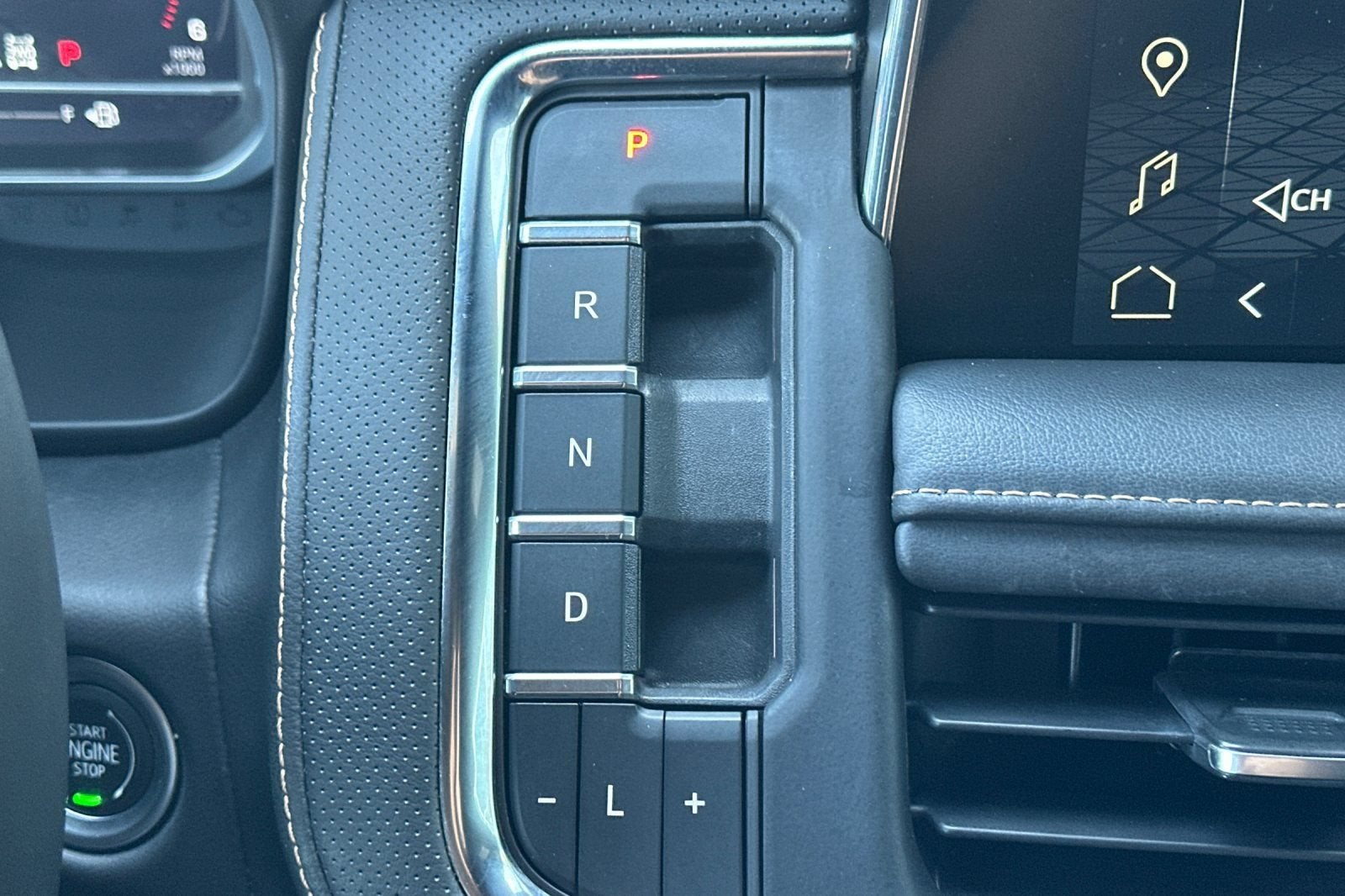 2023 GMC Yukon XL AT4