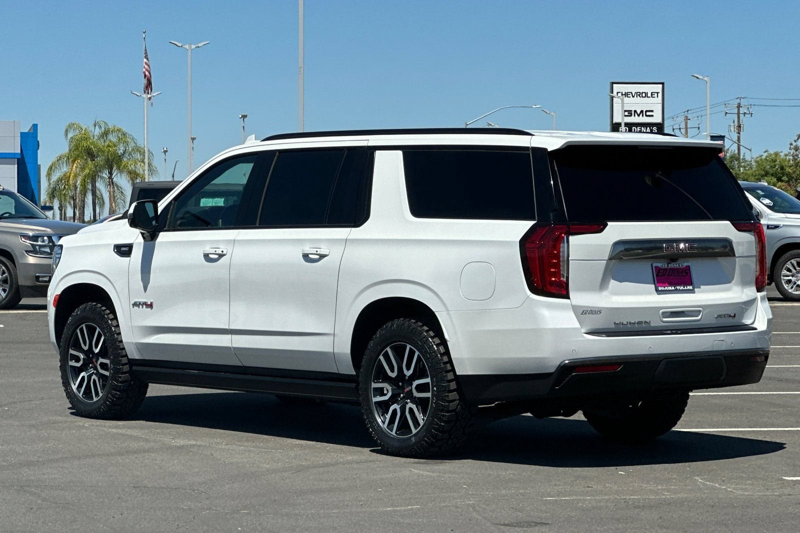 2023 GMC Yukon XL AT4