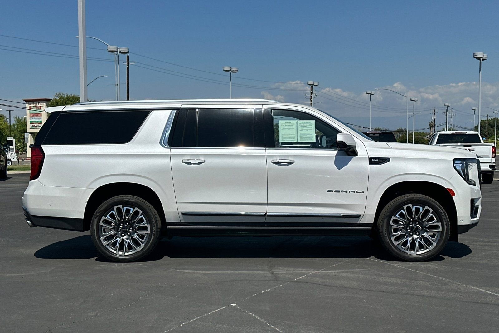 2023 GMC Yukon XL Denali Ultimate
