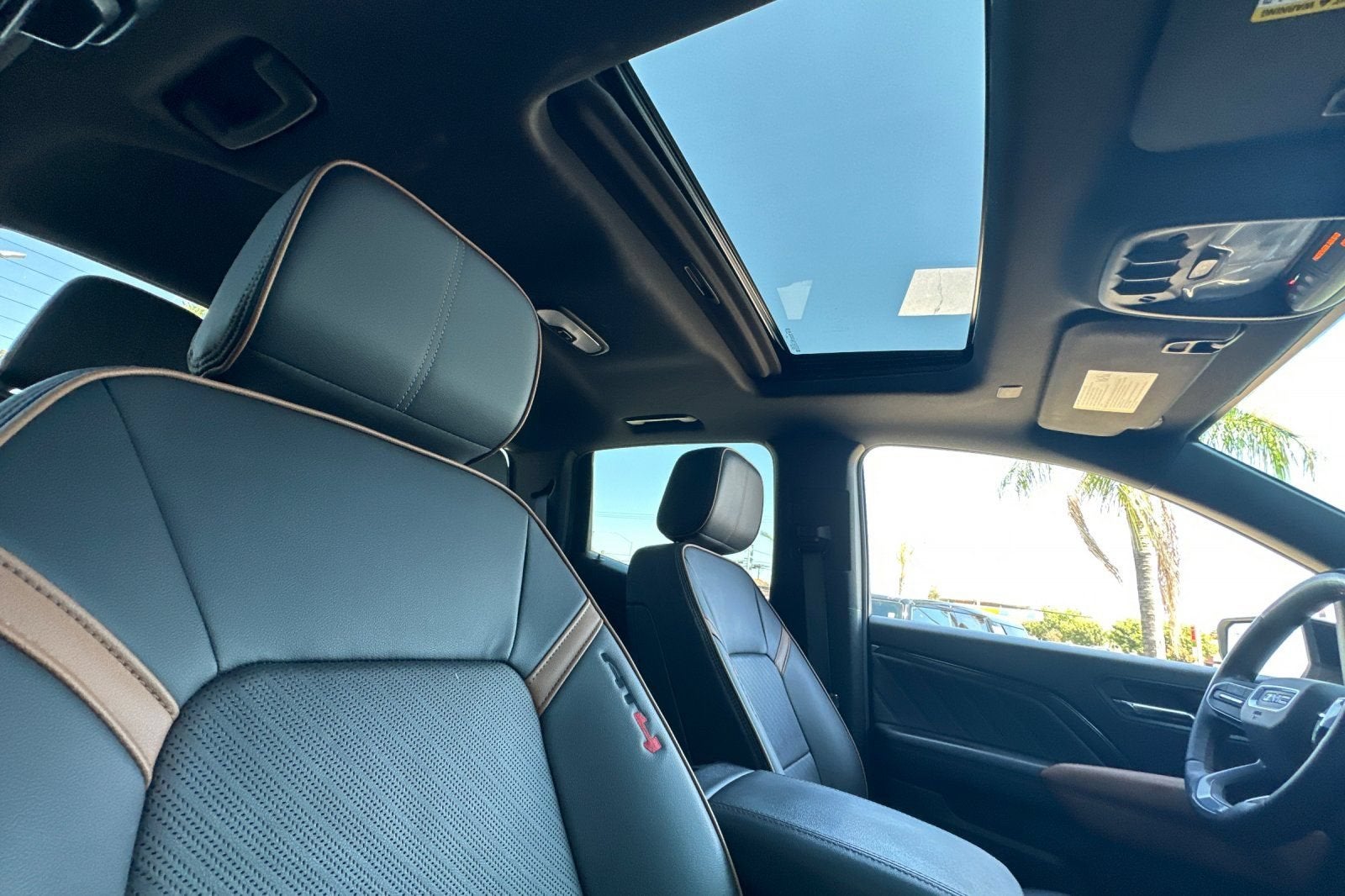 2023 GMC Canyon AT4