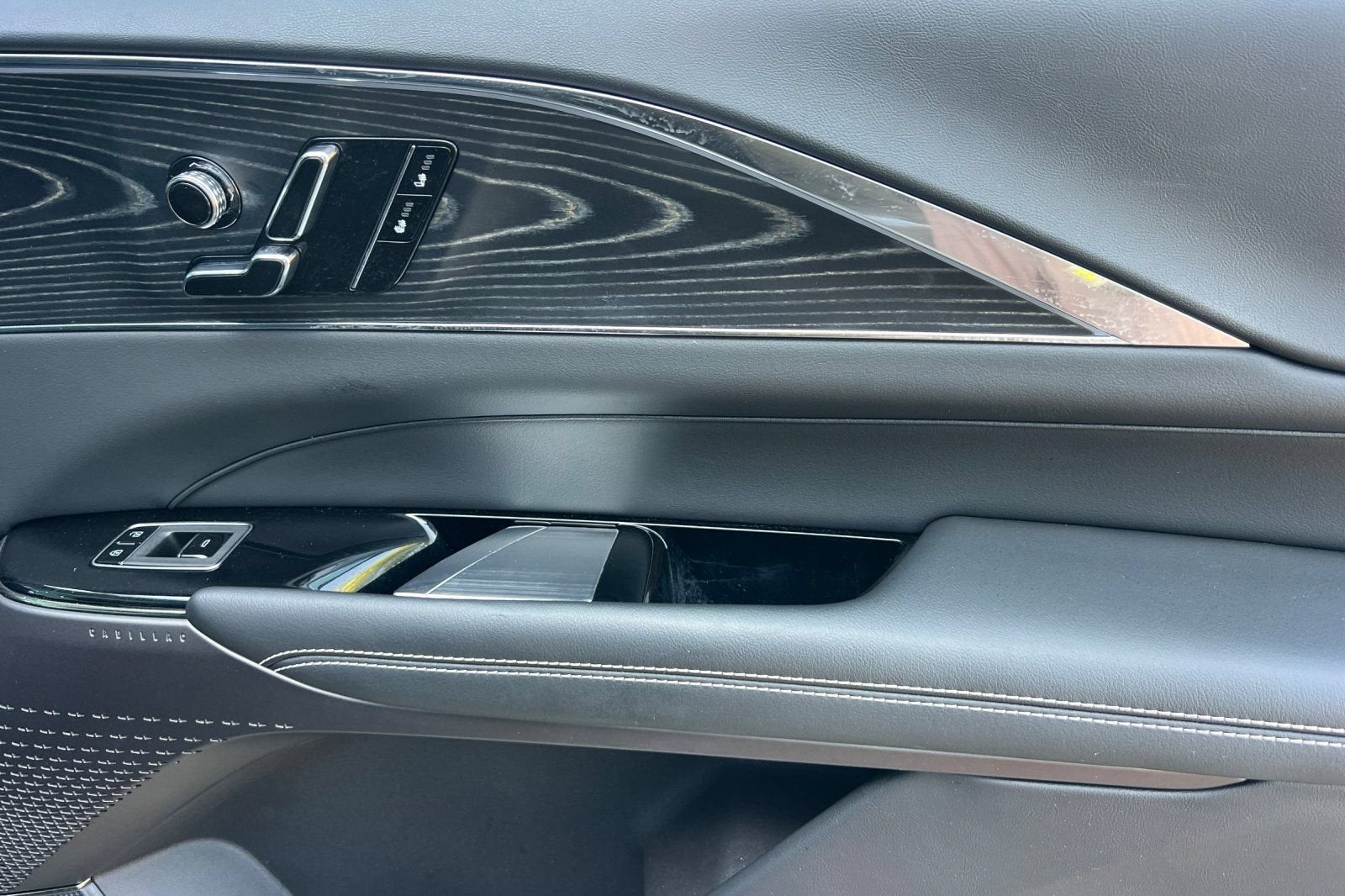 2024 Cadillac LYRIQ Sport 1