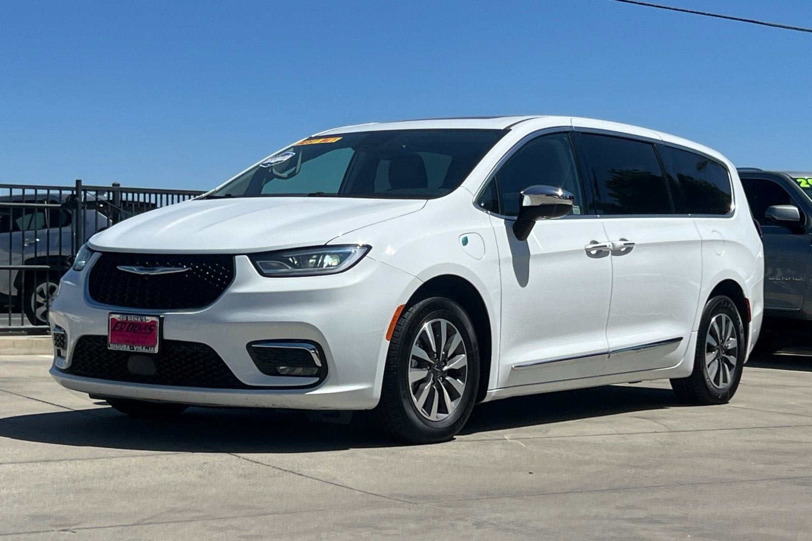 2023 Chrysler Pacifica Hybrid Limited
