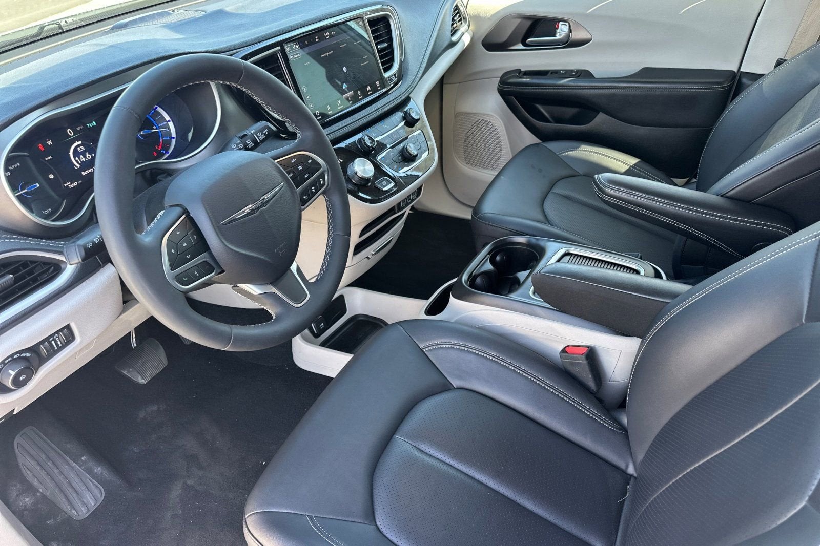 2024 Chrysler Pacifica Hybrid Select