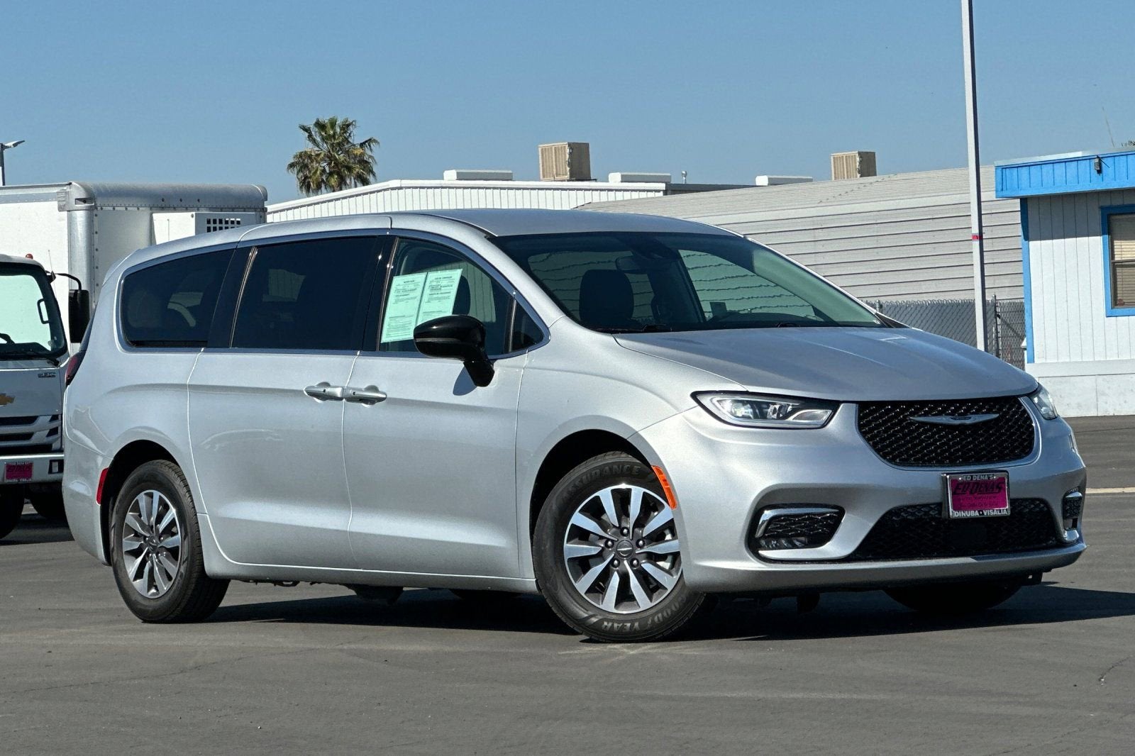2024 Chrysler Pacifica Hybrid Select