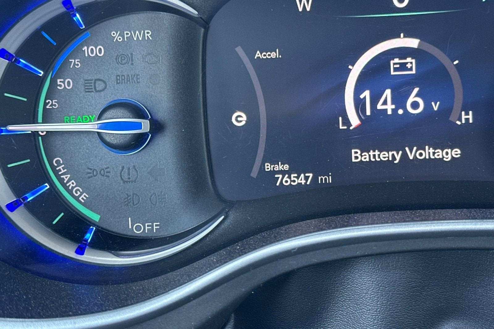 2024 Chrysler Pacifica Hybrid Select