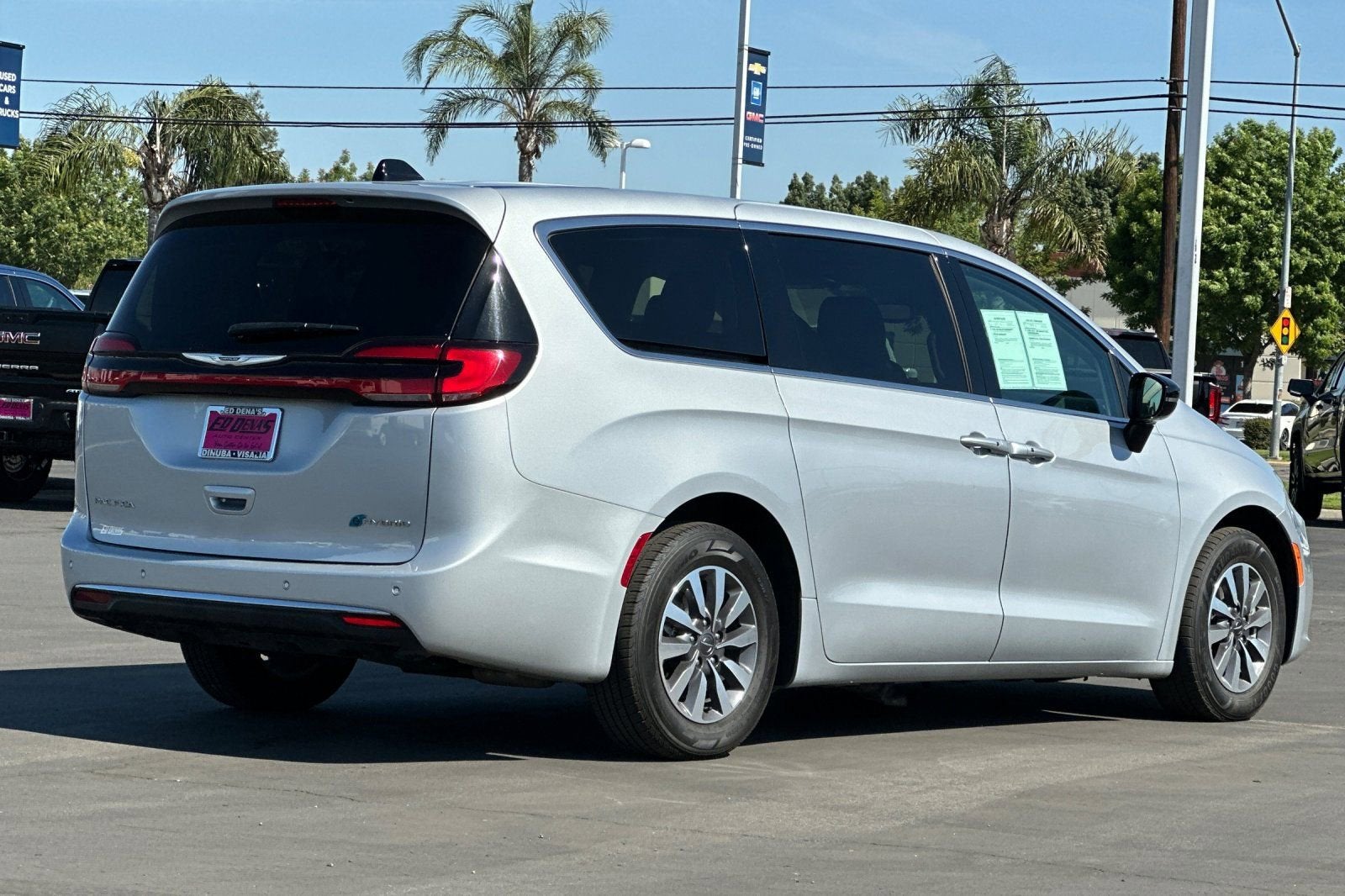 2024 Chrysler Pacifica Hybrid Select