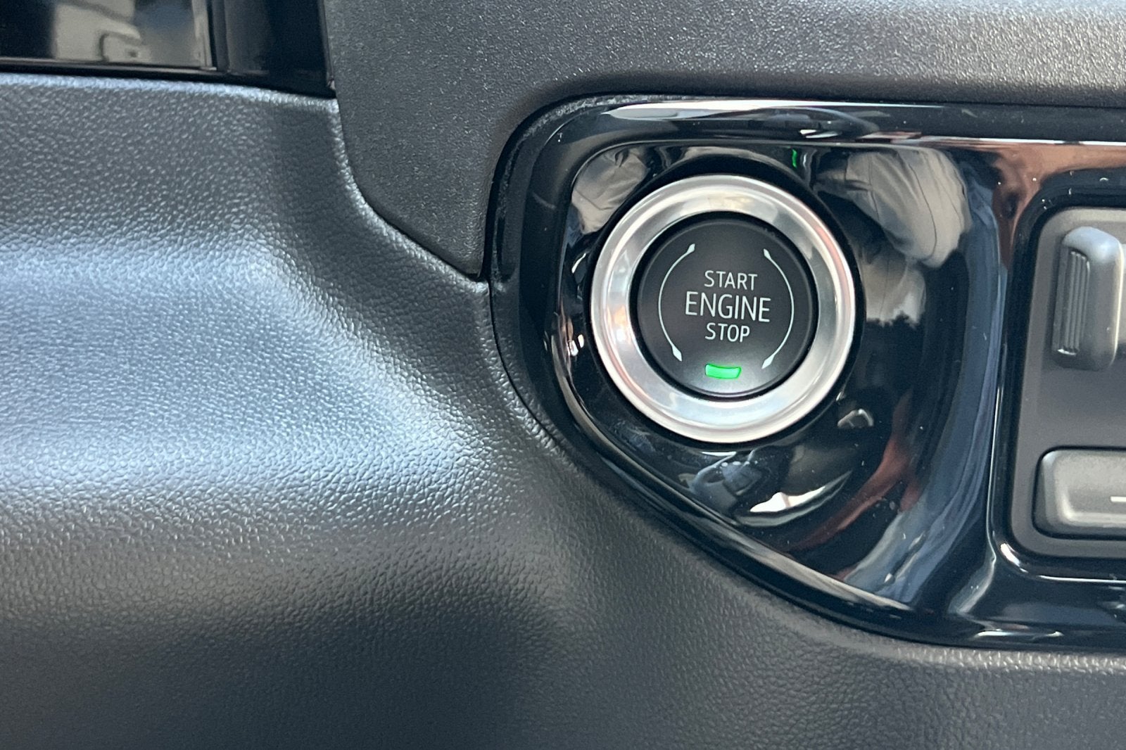 2026 GMC Sierra 1500 SLT - Photo 24