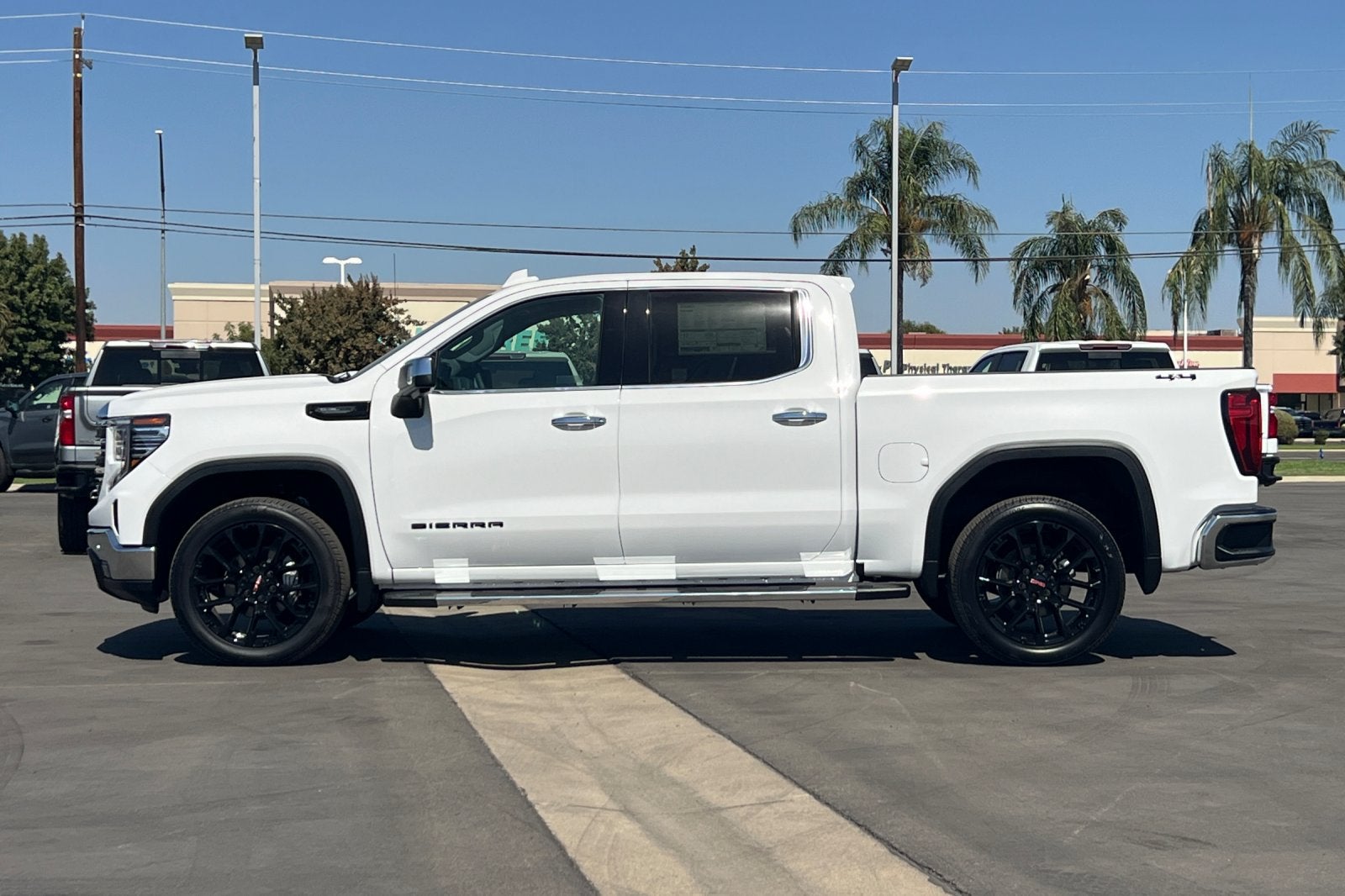 2026 GMC Sierra 1500 SLT - Photo 8