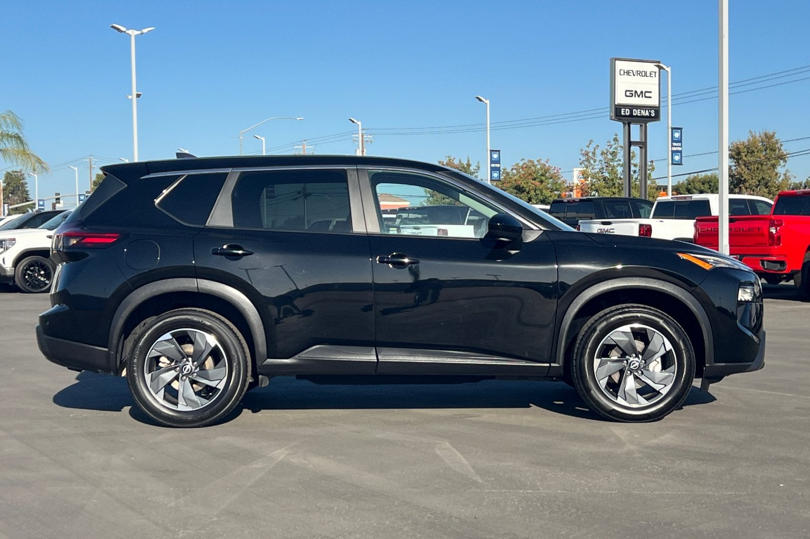 2024 Nissan Rogue SV