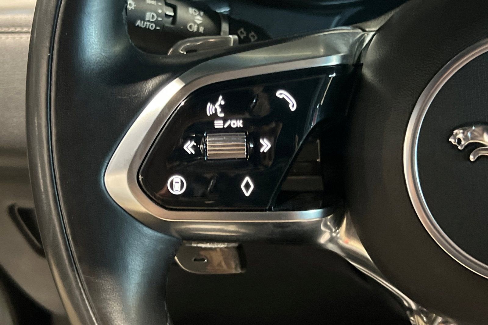 2025 Jaguar F-PACE R-Dynamic S