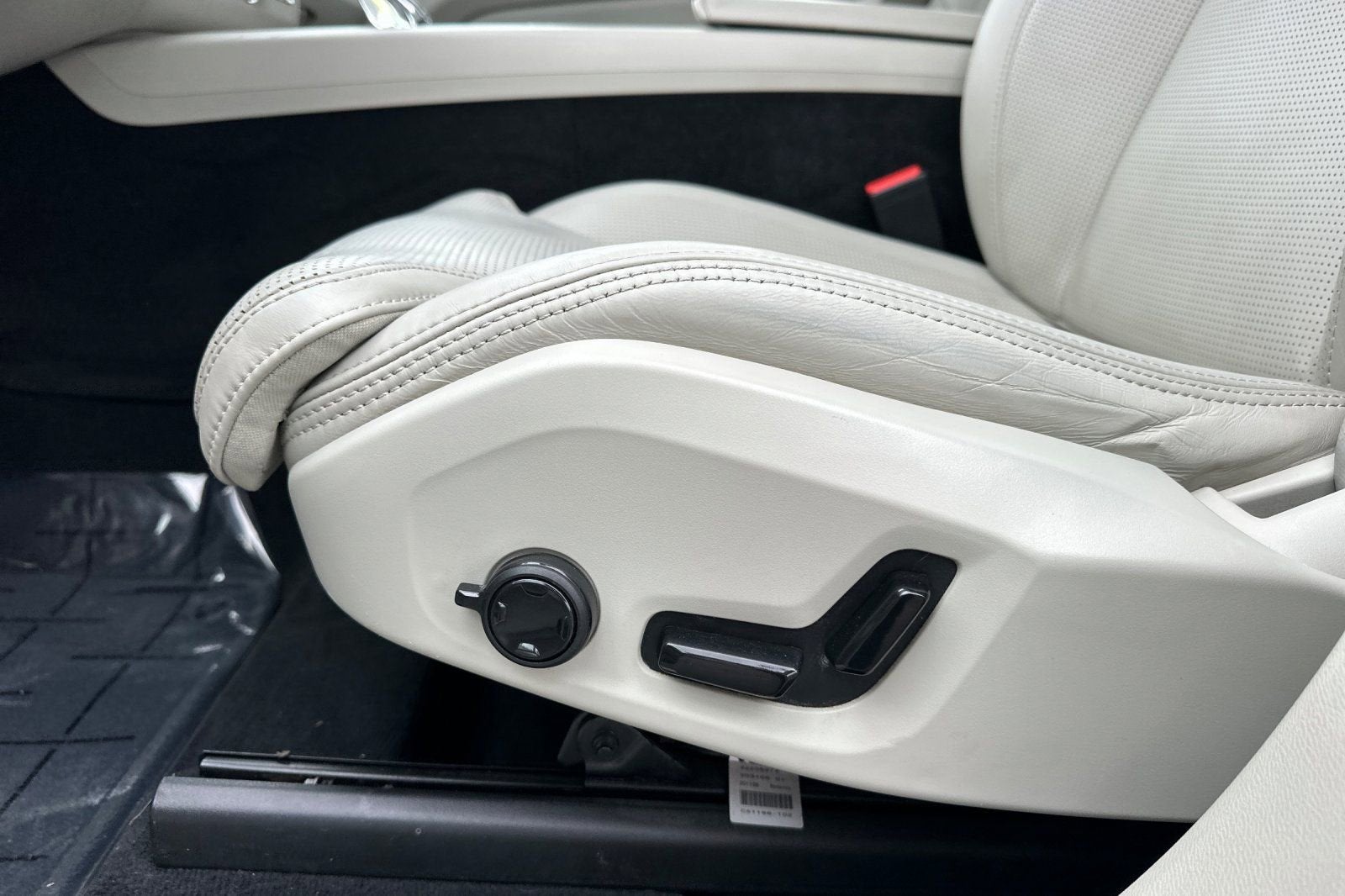 2021 Volvo XC60 Inscription Expression