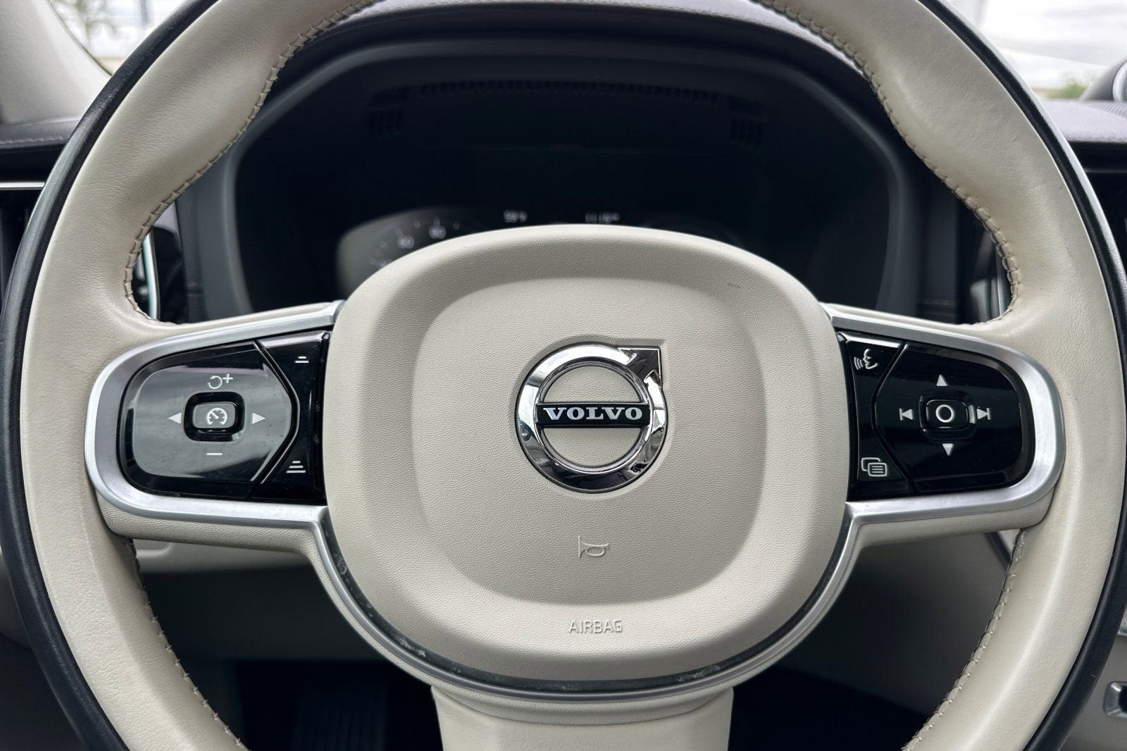 2021 Volvo XC60 Inscription Expression