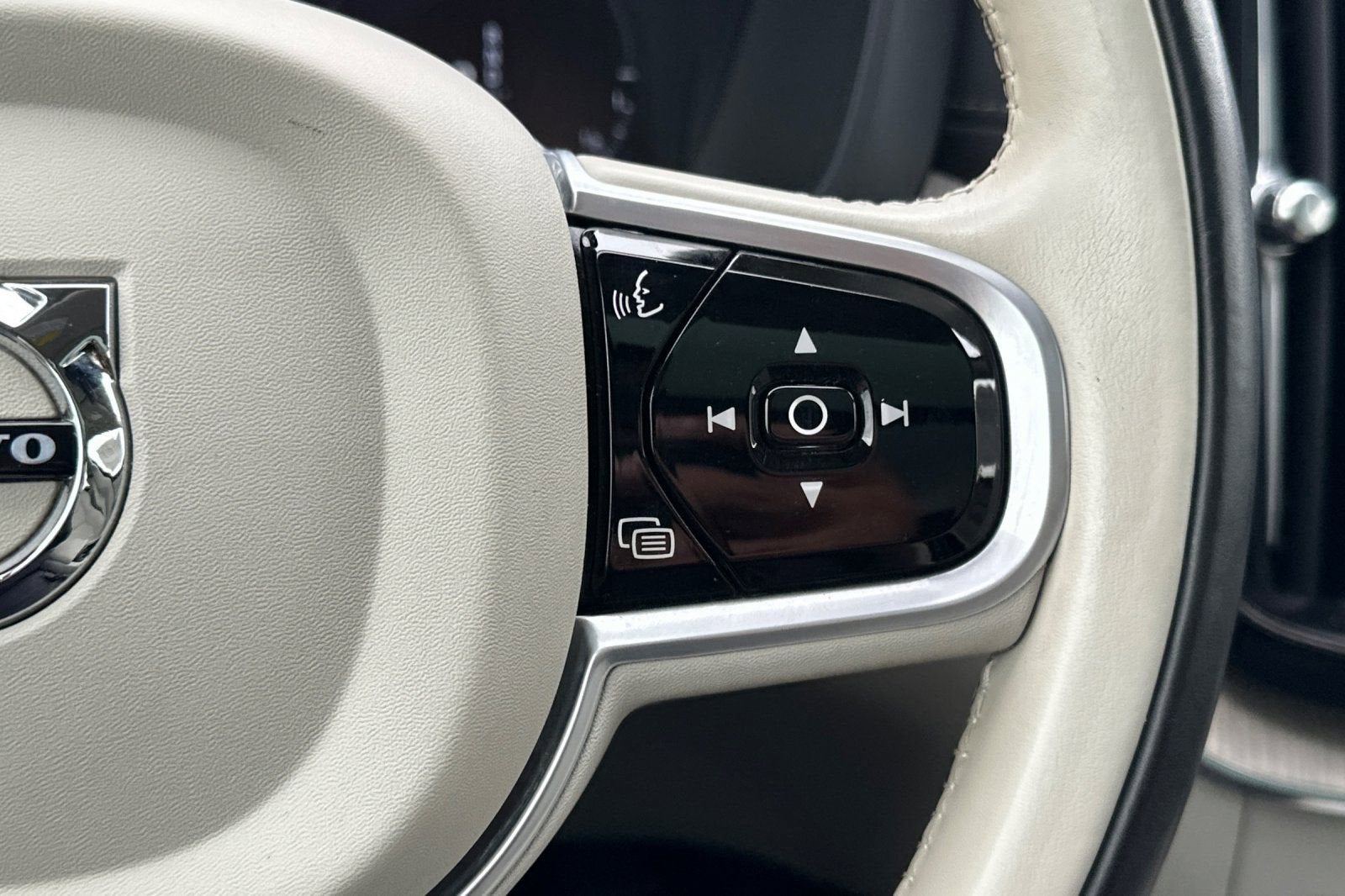 2021 Volvo XC60 Inscription Expression